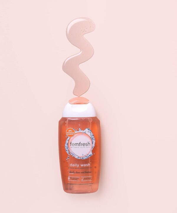 Femfresh Everyday Care Lavage vaginal intime quotidien – Gel nettoyant douche et bain pour hygiène féminine – pH équilibré, formule gel sans savon avec aloe vera naturel et calendula – 250 ml – Image 4